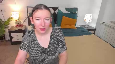 Catrin online show from 11/11/25, 02:22