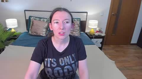 Catrin online show from 06/08/26, 03:29