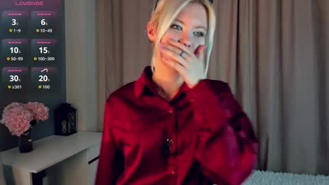 Snapshot of cathiearzabala chatting on 03/03/26, 11:05 Mia online show from 03/03/26, 11:05