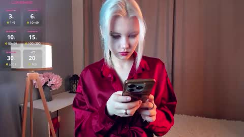 Snapshot of cathiearzabala chatting on 03/16/26, 11:03 Mia online show from 03/16/26, 11:03