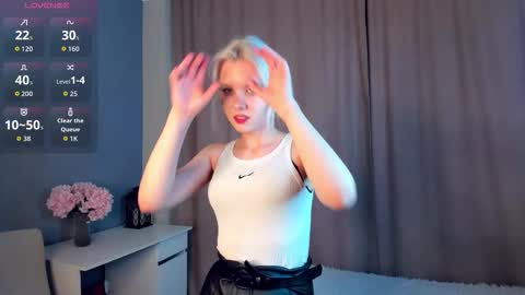 Snapshot of cathiearzabala chatting on 03/19/26, 11:03 Mia online show from 03/19/26, 11:03