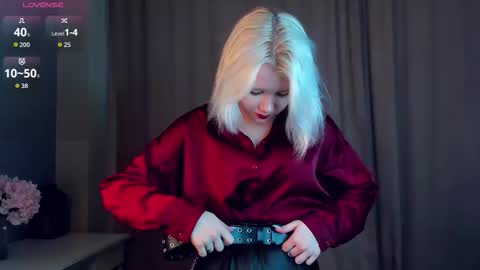 Snapshot of cathiearzabala chatting on 03/25/26, 11:05 Mia online show from 03/25/26, 11:05