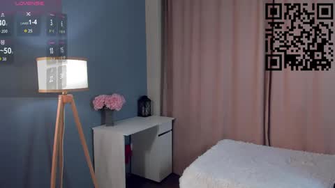 Snapshot of cathiearzabala chatting on 04/15/26, 11:06 Mia online show from 04/15/26, 11:06