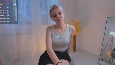 Snapshot of cathiearzabala chatting on 05/24/26, 11:04 Mia online show from 05/24/26, 11:04