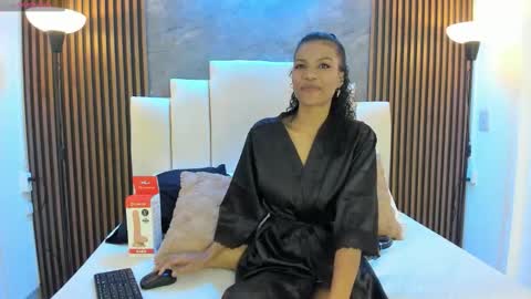 Snapshot of catiusca_reyes_03 chatting on 11/27/25, 02:08 catiusca_reyes_03 online show from 11/27/25, 02:08