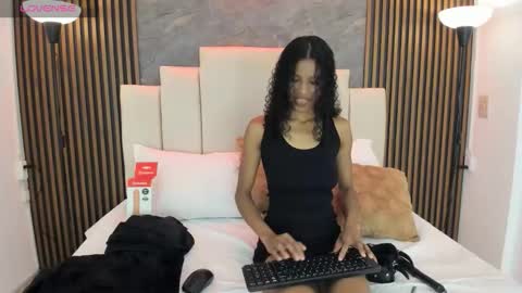 Snapshot of catiusca_reyes_03 chatting on 12/04/25, 02:48 catiusca_reyes_03 online show from 12/04/25, 02:48