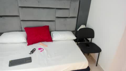 Snapshot of catleyasmith chatting on 12/15/25, 12:09 Catleya online show from 12/15/25, 12:09