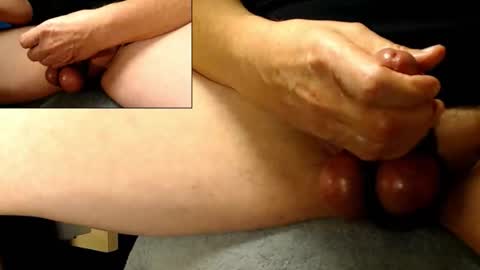 Snapshot of catlover03 chatting on 10/30/25, 04:08 Mike online show from 10/30/25, 04:08