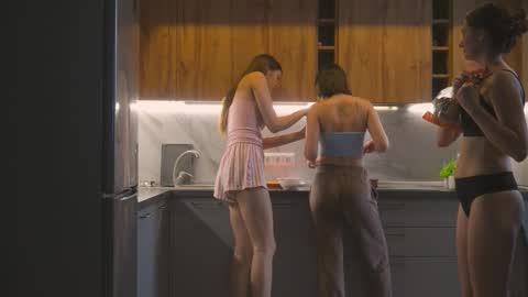 catolinanight online show from 10/19/25, 06:14