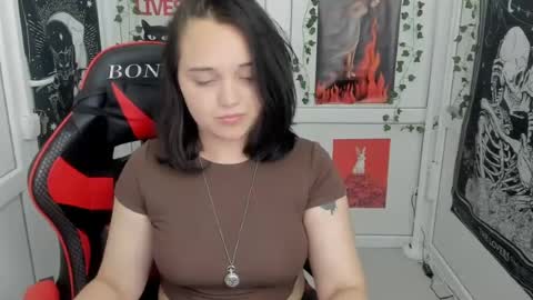 Catrine online show from 07/20/26, 10:39