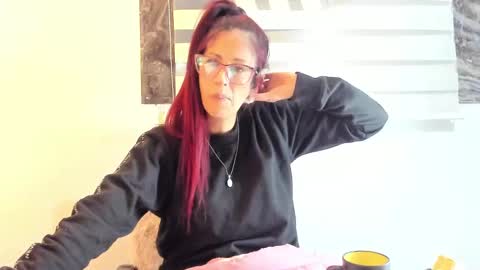 Snapshot of catt_evans1 chatting on 01/05/25, 02:38 CATT EVANS online show from 01/05/25, 02:38