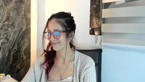 Snapshot of catt_evans1 chatting on 01/07/25, 01:17 CATT EVANS online show from 01/07/25, 01:17