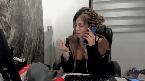 Snapshot of catt_evans1 chatting on 10/14/25, 11:49 CATT EVANS online show from 10/14/25, 11:49