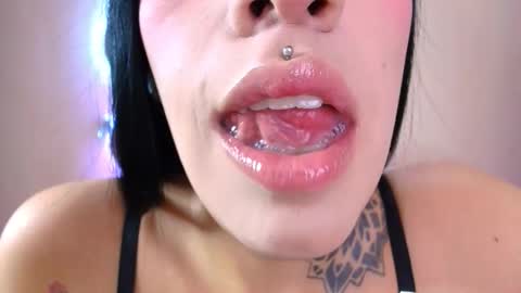 Cattleya online show from 11/25/25, 04:01