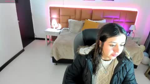 catti_brie_ online show from 06/11/26, 11:30