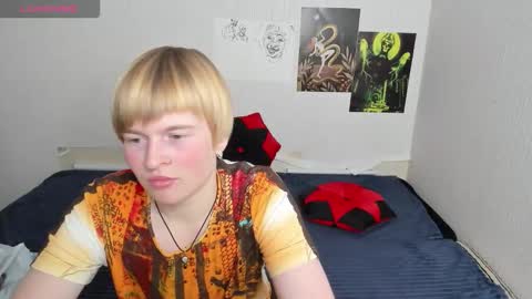 Snapshot of cattie_w_ chatting on 11/20/25, 01:28 cattie_w_ online show from 11/20/25, 01:28