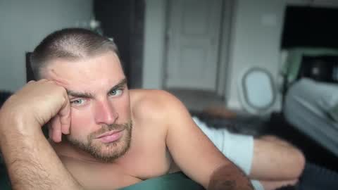 Snapshot of ccmanrivs120 chatting on 09/22/25, 06:43 Rivs online show from 09/22/25, 06:43