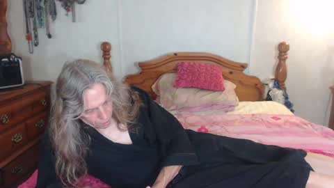 Jackie online show from 10/08/25, 10:24