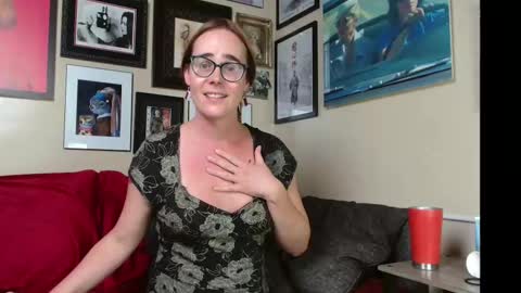 Snapshot of cecilysaintclaire chatting on 10/18/25, 12:17 Cecily Saint Claire online show from 10/18/25, 12:17