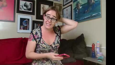 Snapshot of cecilysaintclaire chatting on 10/21/25, 12:17 Cecily Saint Claire online show from 10/21/25, 12:17