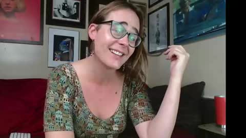 Snapshot of cecilysaintclaire chatting on 11/07/25, 12:49 Cecily Saint Claire online show from 11/07/25, 12:49