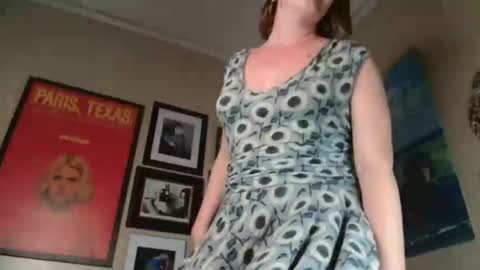 Snapshot of cecilysaintclaire chatting on 12/17/25, 12:44 Cecily Saint Claire online show from 12/17/25, 12:44