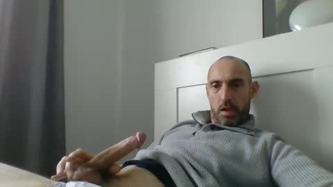 cedric223 online show from 02/14/25, 01:51