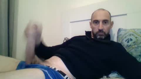 Snapshot of cedric223 chatting on 11/20/25, 05:01 cedric223 online show from 11/20/25, 05:01