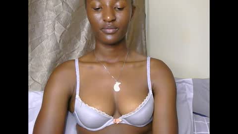 Snapshot of cee_queen chatting on 05/30/26, 01:08 cee_queen online show from 05/30/26, 01:08