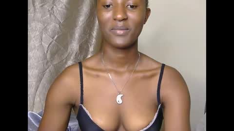 Snapshot of cee_queen chatting on 05/31/26, 06:09 cee_queen online show from 05/31/26, 06:09