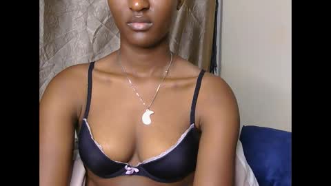 Snapshot of cee_queen chatting on 06/03/26, 03:50 cee_queen online show from 06/03/26, 03:50