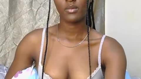 Snapshot of cee_queen chatting on 06/13/26, 12:36 cee_queen online show from 06/13/26, 12:36