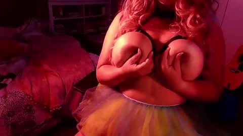 CeeCee online show from 09/14/25, 09:47