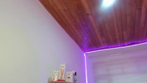 celeste_bonnet1 online show from 09/23/25, 07:28