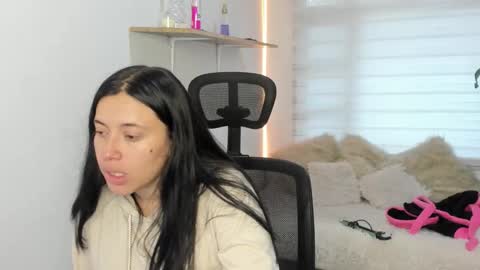 celeste_bonnet1 online show from 10/18/25, 07:25