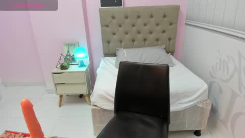 Snapshot of celeste_cortes chatting on 12/19/24, 09:17 Celeste online show from 12/19/24, 09:17