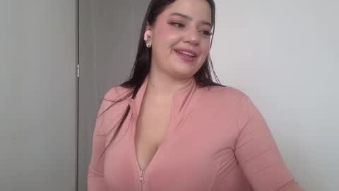 Snapshot of celeste_shinny chatting on 11/13/25, 04:06 celeste_shinny online show from 11/13/25, 04:06