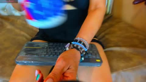 Celeste online show from 01/08/25, 06:20