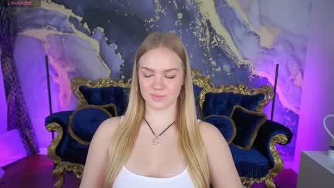 Snapshot of celestenoirr chatting on 11/10/25, 08:13 celestenoirr online show from 11/10/25, 08:13