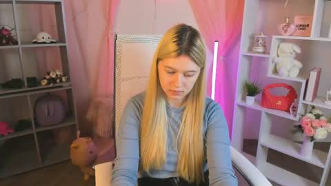Snapshot of celestinemauriac chatting on 04/11/26, 03:49 your cute kitty online show from 04/11/26, 03:49
