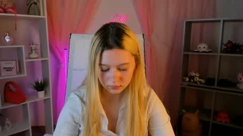 Snapshot of celestinemauriac chatting on 05/12/26, 06:49 your cute kitty online show from 05/12/26, 06:49