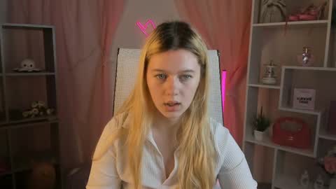 Snapshot of celestinemauriac chatting on 05/19/26, 06:58 your cute kitty online show from 05/19/26, 06:58