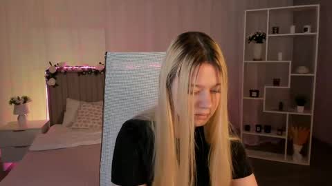 Snapshot of celestinemauriac chatting on 05/24/26, 08:25 your cute kitty online show from 05/24/26, 08:25