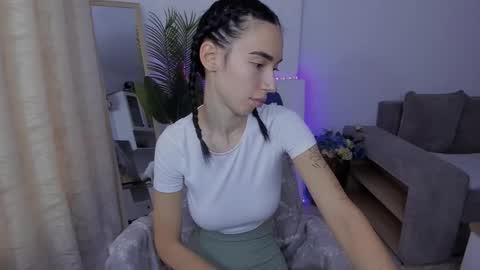 Snapshot of celine_roxelle chatting on 09/26/25, 03:05 Celine Roxelle online show from 09/26/25, 03:05