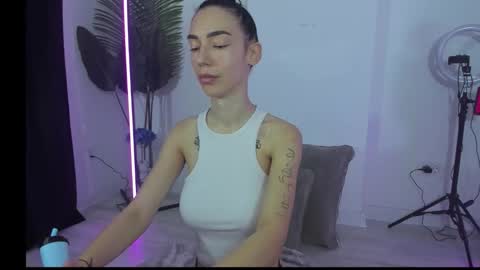 Celine Roxelle online show from 11/11/25, 06:46