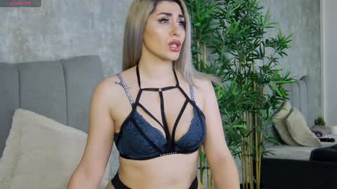 CelineMeyer online show from 12/04/24, 11:08