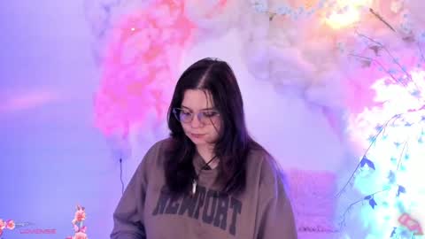 Hello guys my name is Sofi and Lizzie and  Vanessa online show from 01/26/25, 08:13