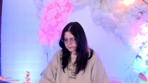 Hello guys my name is Sofi and Lizzie and  Vanessa online show from 01/27/25, 11:43