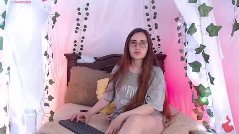 Hello guys my name is Sofi and Lizzie and  Vanessa online show from 02/18/25, 05:53