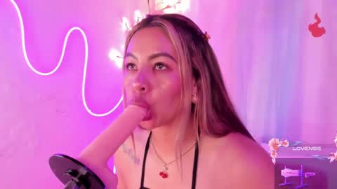 Snapshot of centaurigirls chatting on 10/02/25, 02:29 Hello guys my name is Sofi and Lizzie and Vanessa online show from 10/02/25, 02:29